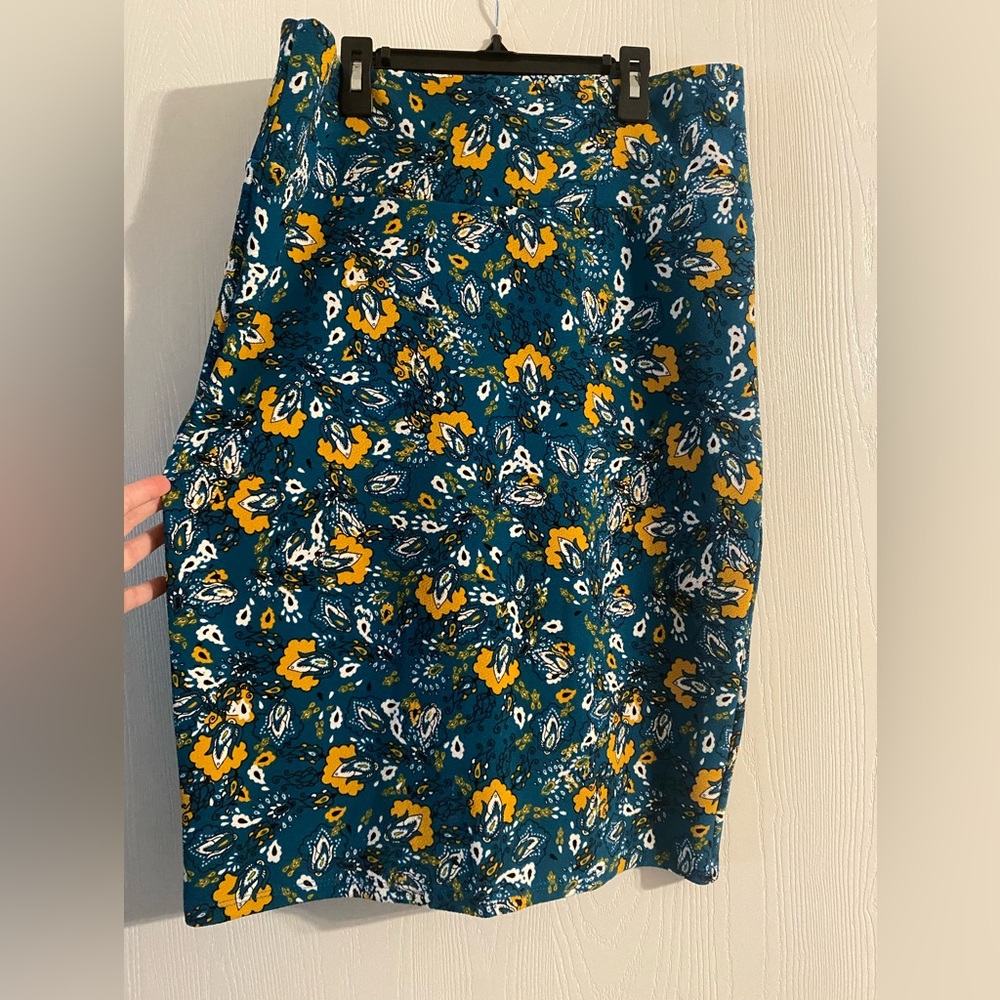 LuLaRoe Cassie skirt